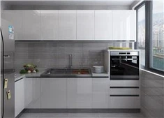 Assemblare l'armadio da cucina laccato